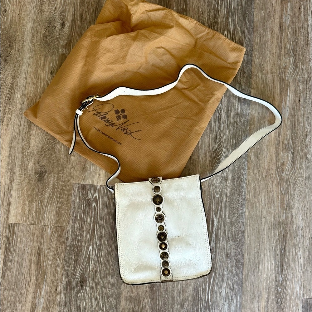 Patricia Nash White- Coin Crossbody Purse